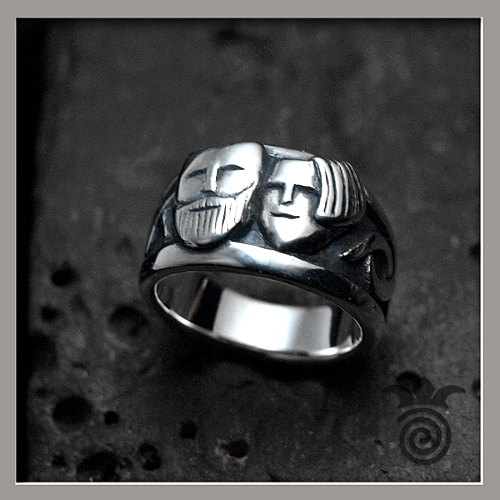Bague fian�aille en argent visages couple sculpt� en bas relief