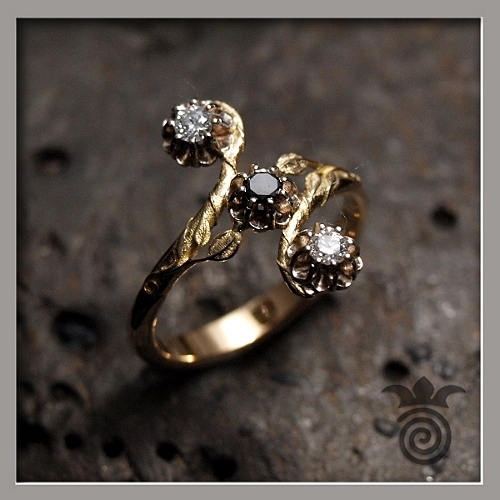 Bague-fian�ailles-m�di�vale-or-jaune-et-diamants-blancs-Commande-bague-alliance.fr