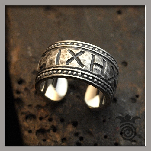 anneau-argent-style-medieval-martel�-oxyd�-noir-bague-alliance.fr